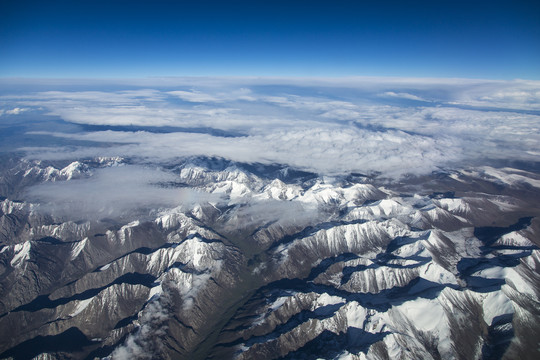 航拍雪山