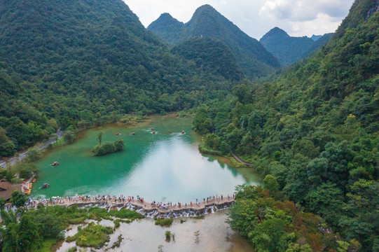 航拍贵州荔波小七孔景区