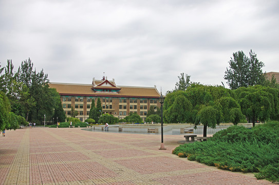 天津大学