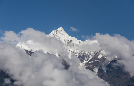 梅里雪山