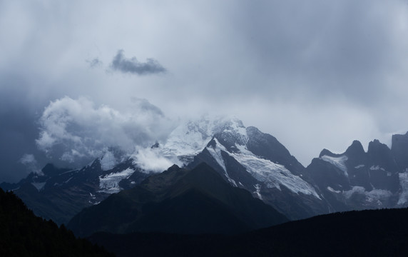 梅里雪山