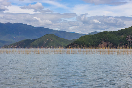 凉山风光一四川盐源泸沽湖