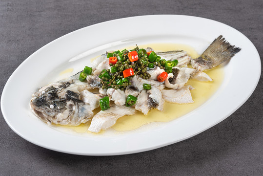 鮮花椒蒸鱸魚