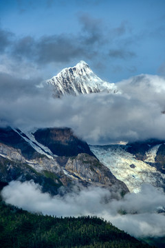 卡瓦格博峰