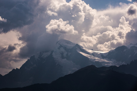 梅里雪山