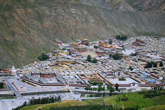 夏河拉卜楞寺全景