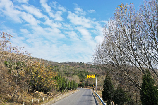 公路指示牌