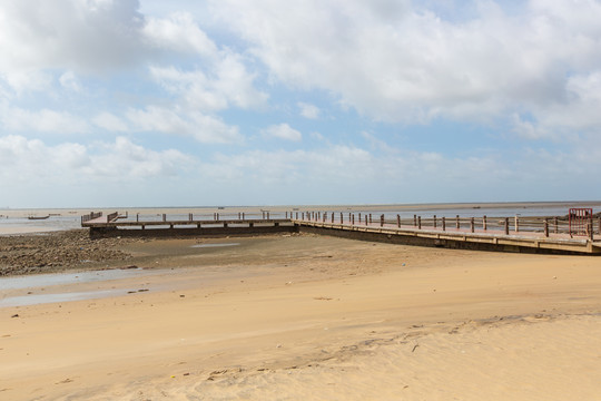 防城港三块石海洋乐园海上栈道