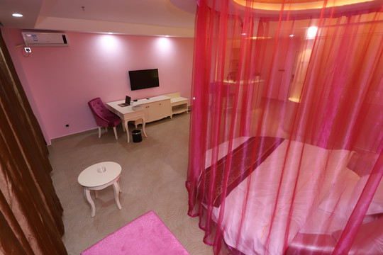 粉色主题酒店
