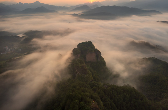 云海朝霞浙江丽水东西岩