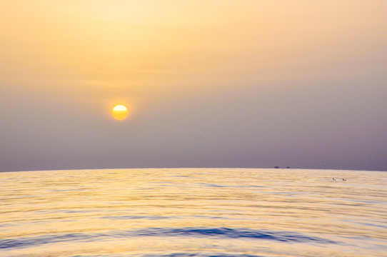 青海湖晨曦夕阳