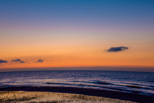 青海湖晨曦夕陽