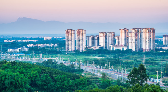 眉山岷江大桥城市全景贡嘎山