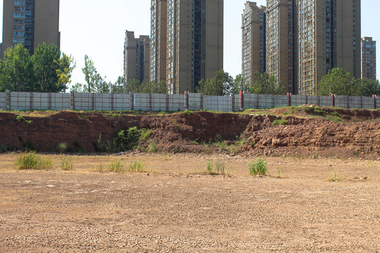 待建空地