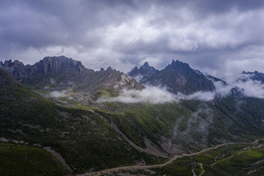 高原山区云雾图