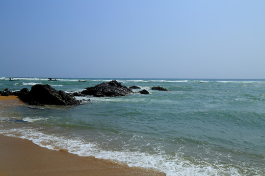海湾沙滩岩石