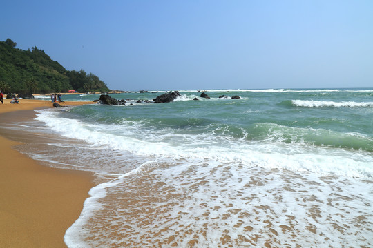 海湾沙滩岩石