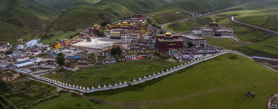 鸟瞰长青春科尔寺全景