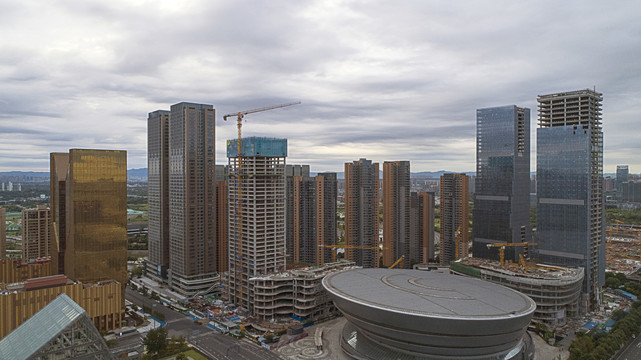 成都高新区天府大道上的城市风光