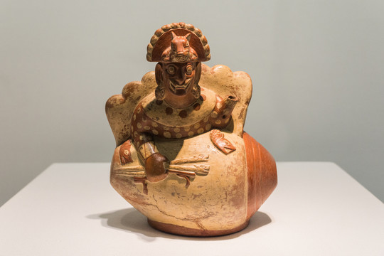 莫切文化神人形陶瓶
