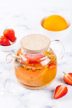 草莓百香果橙汁