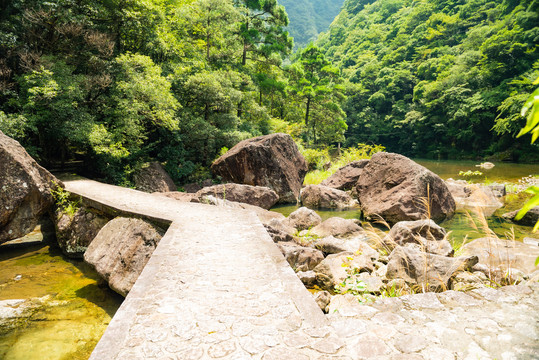 山间道路