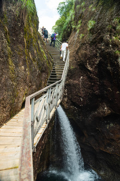 山间栈道