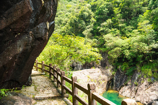 山间道路