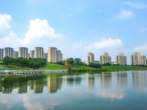 郑州航空港区康平湖公园湖景房