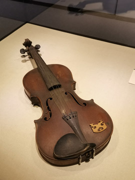 丰子恺用过的小提琴