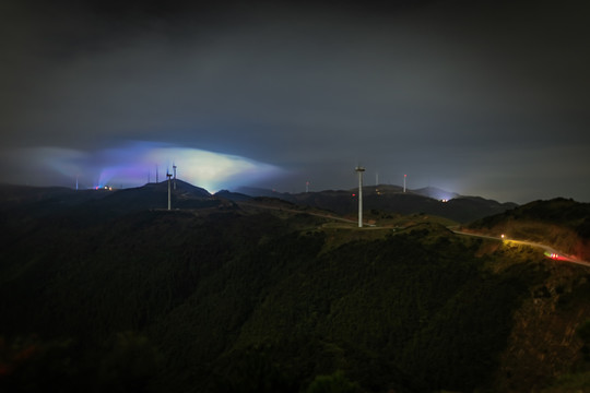 郴州的仰天湖景区夜景