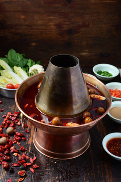 红汤铜锅