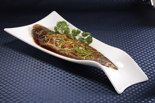 燜辮子魚