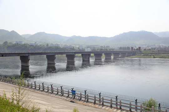 中朝鸭绿江公路大桥