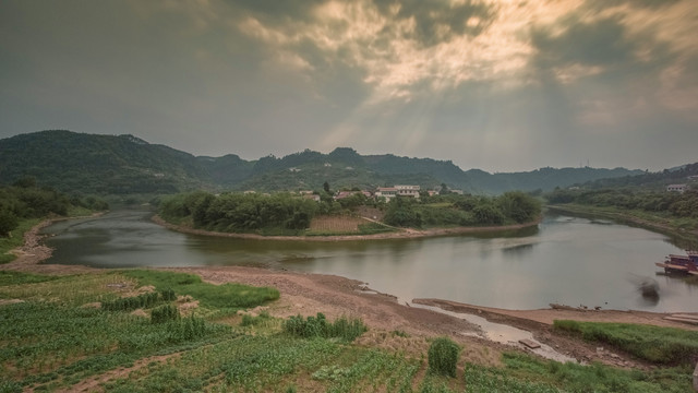 蜿蜒河流晚霞自然风光