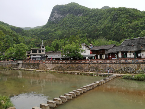 高山小河