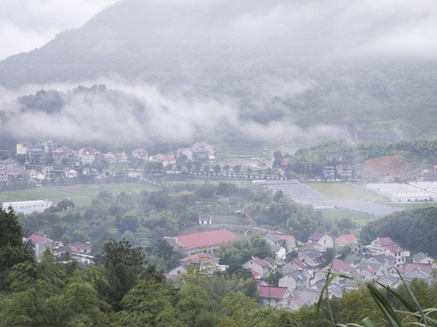 晨雾中的桐庐山村18