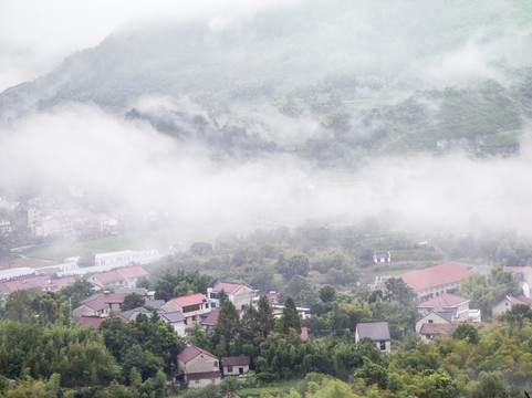 晨雾中的桐庐山村26