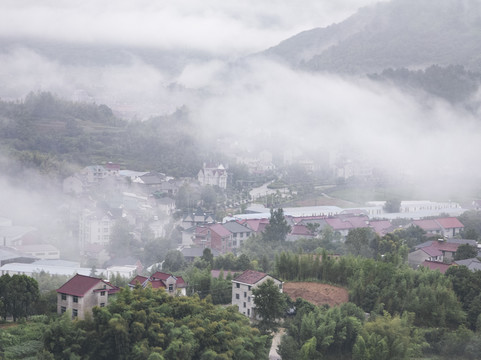 晨雾中的桐庐山村27