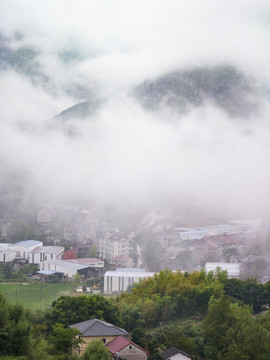 晨雾中的桐庐山村37