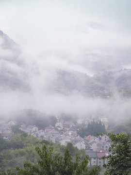 晨雾中的桐庐山村38