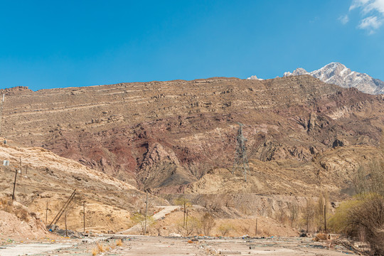 中国新疆塔里木盆地矿石开采