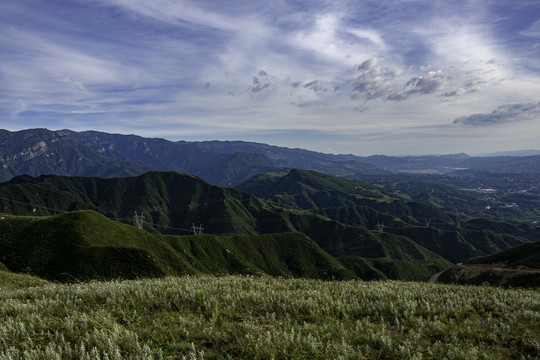 崇山峻岭