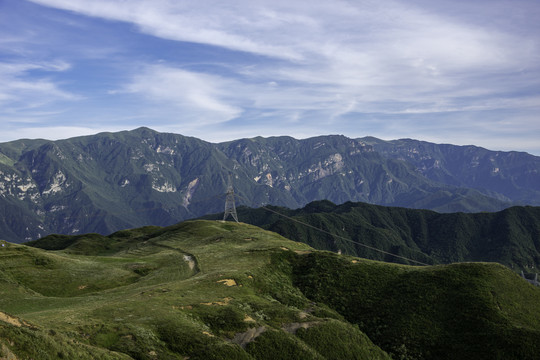 崇山峻岭