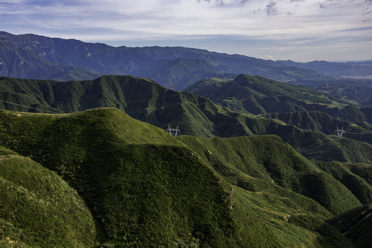 青山丘陵