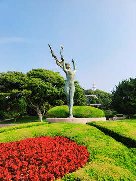 小青岛公园琴女雕像