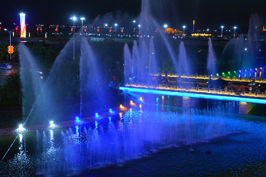 喷泉夜景