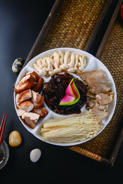 菌類拼盤