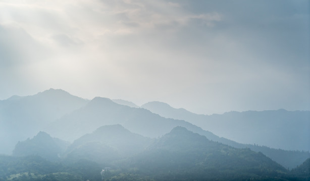 远山含黛