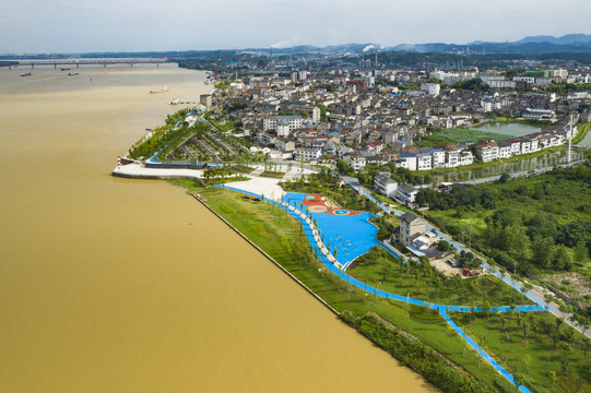 枝城镇朝阳广场